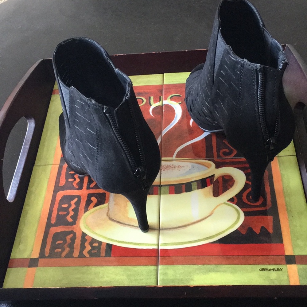 Candie’s Black Peep Toe Heels - Picture 6 of 7